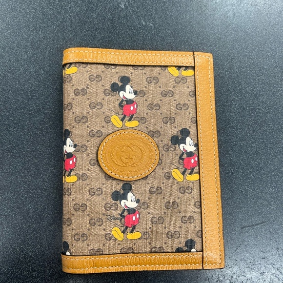 Gucci Brown Monogram Mickey Canvas Passport Holder with Tan Trim - Picture 2 of 9